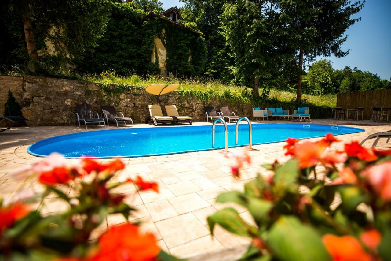 A Hoteli - Hotel Slatina Vrnjacka Banja Exterior photo